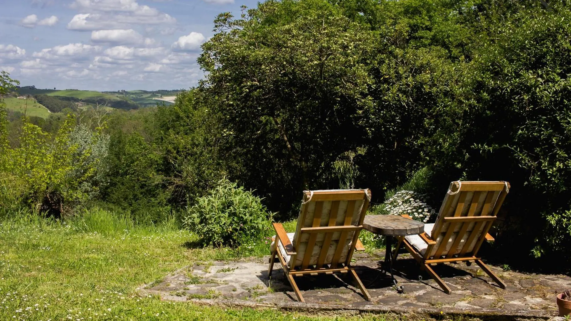 Appartamento Con Piscina E Giardino - Lavanda Ghizzano 0*,  Italy